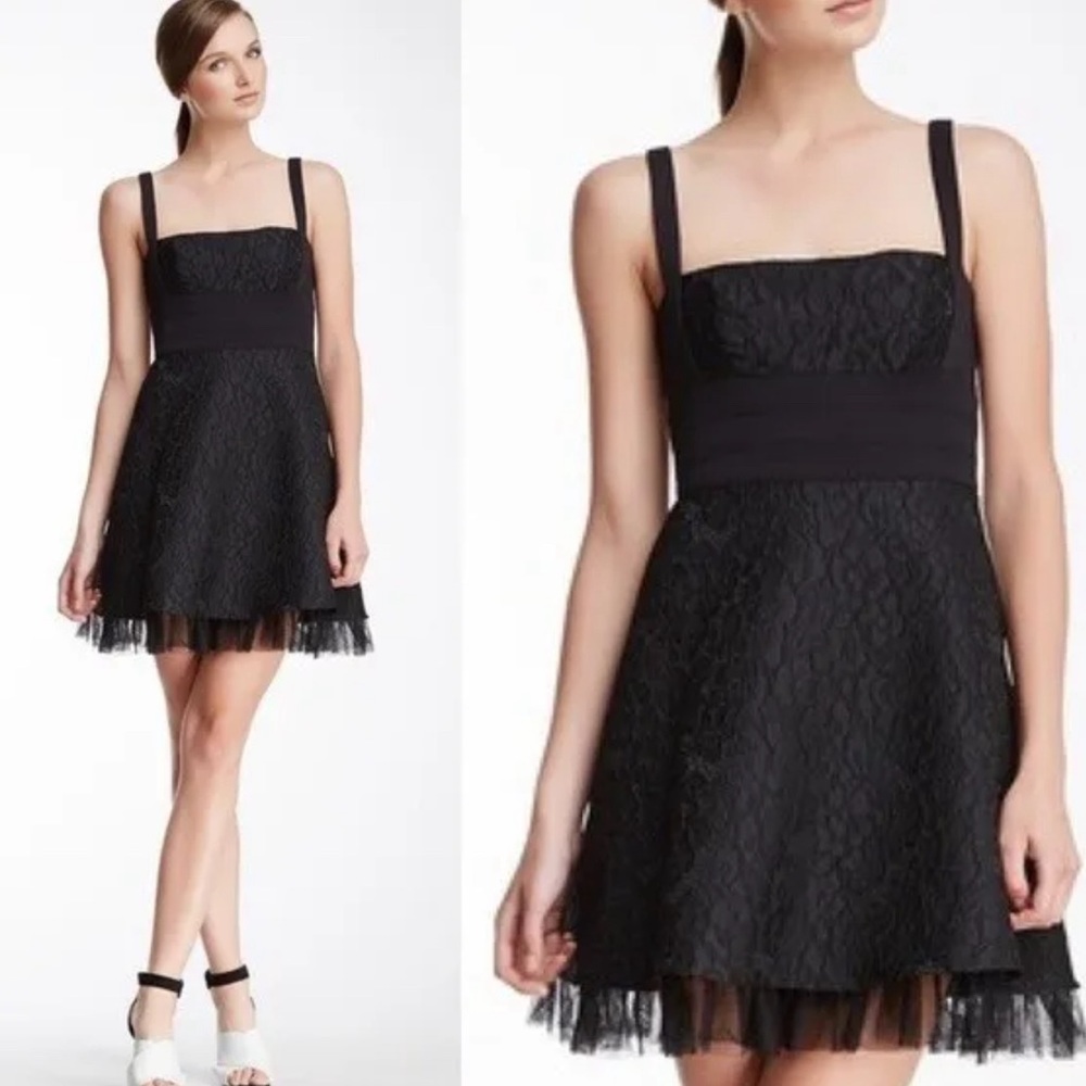 BCBGMaxAzria Women’s Classic Black Lace w/Peekaboo Tulle Mini Dress Size‎ 6
